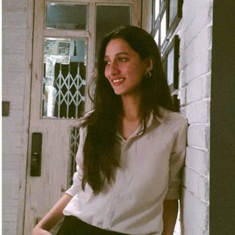 Artist Mahnoor Ali Khan who displays and sells her artwork and paintings at Su-Kham Home, Home, a sustainable furniture, kitchen & dining and home decor store in Kolkata, India
