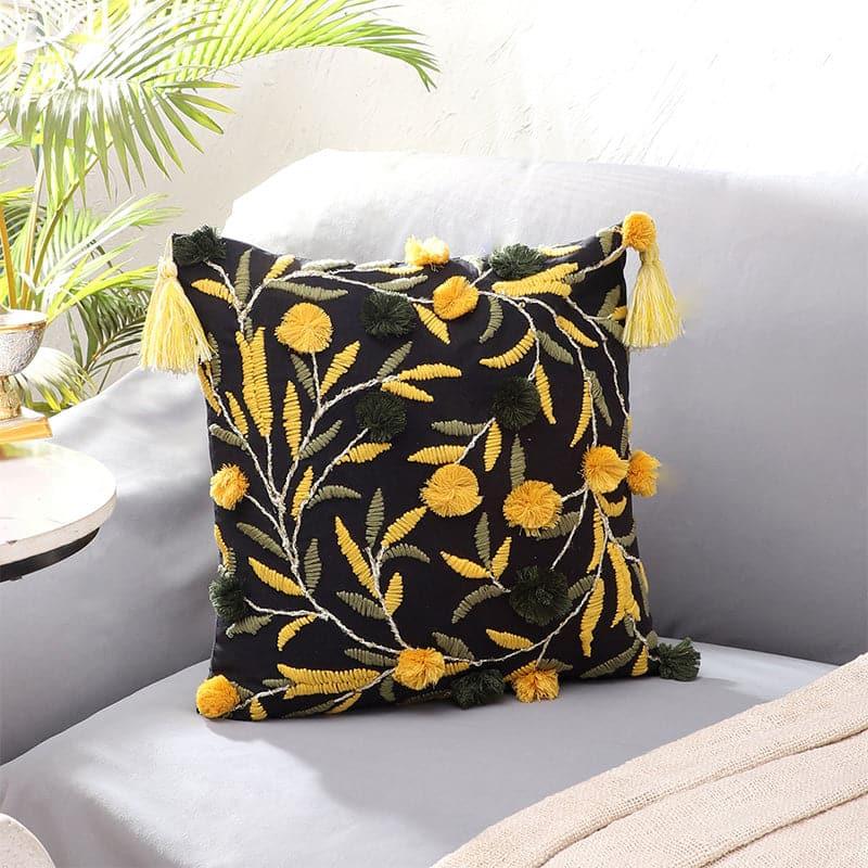 ONYX DAISIES CUSHION