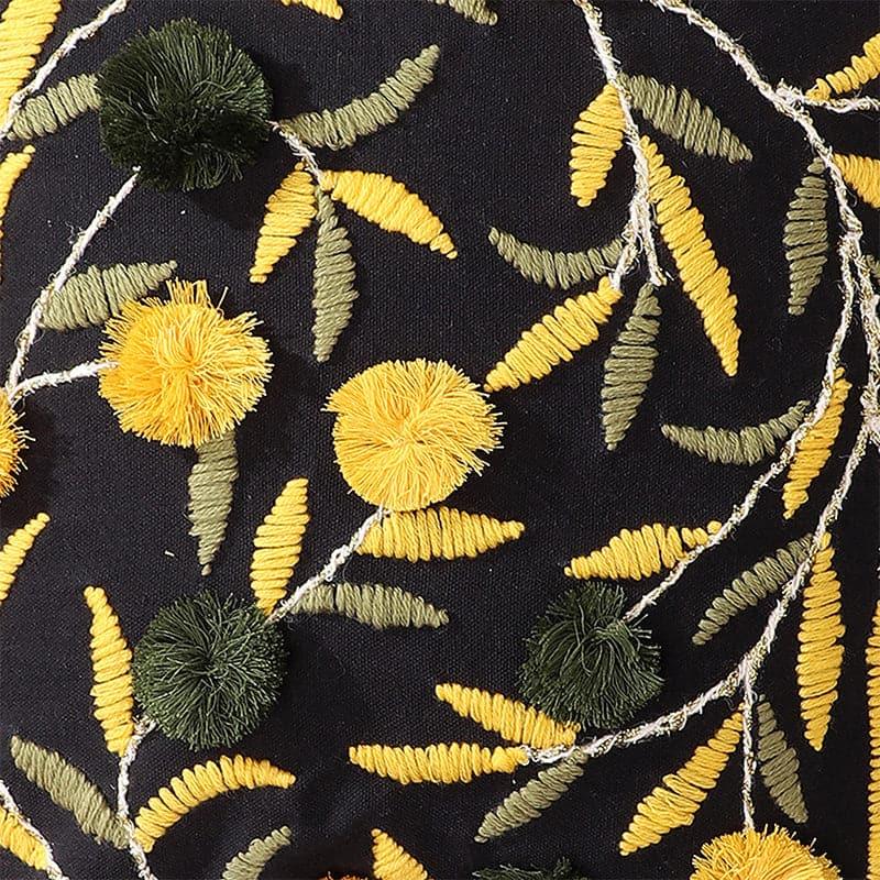 ONYX DAISIES CUSHION